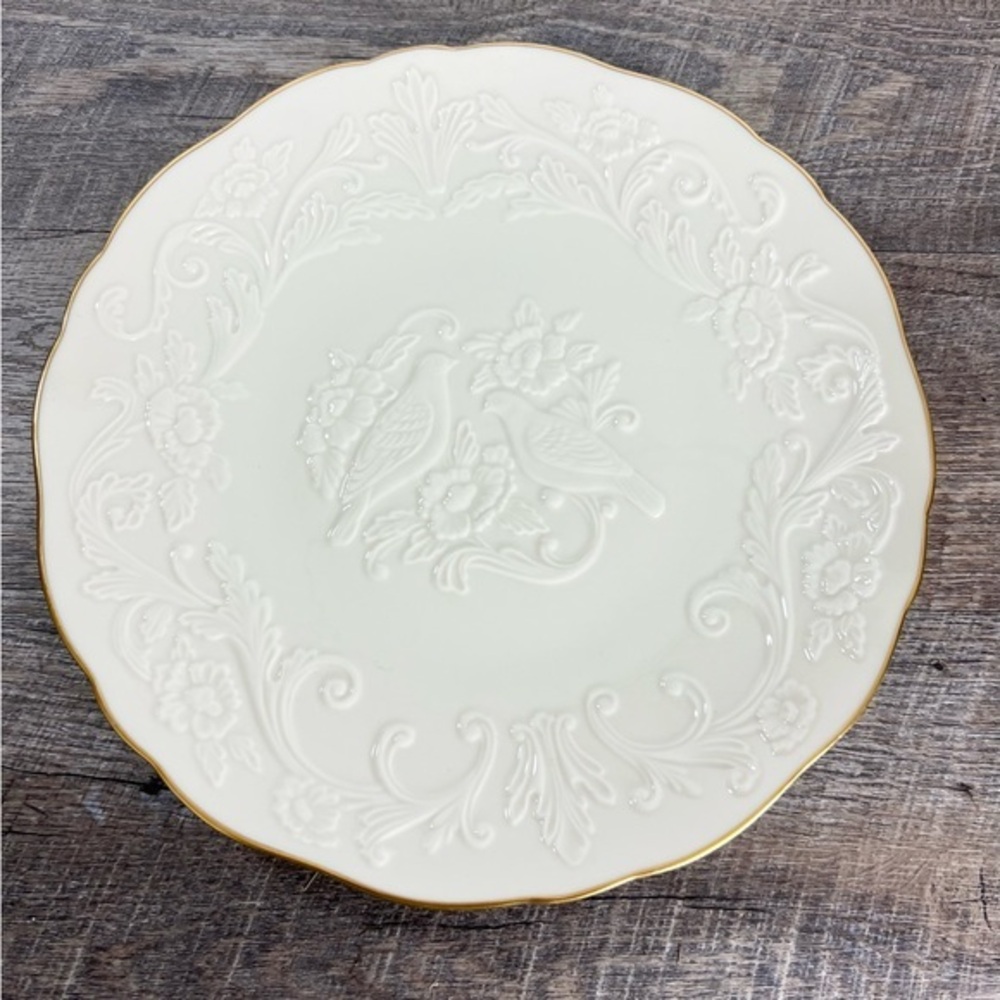 Lenox Lovebirds Anniversary Plate platter 13”‎ across embossed gold trim